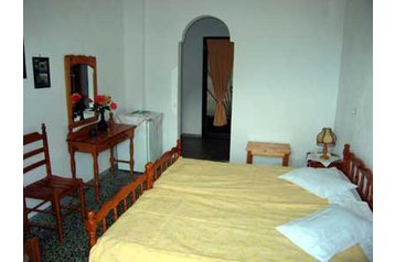 Pension de famille Skala Potamias 2